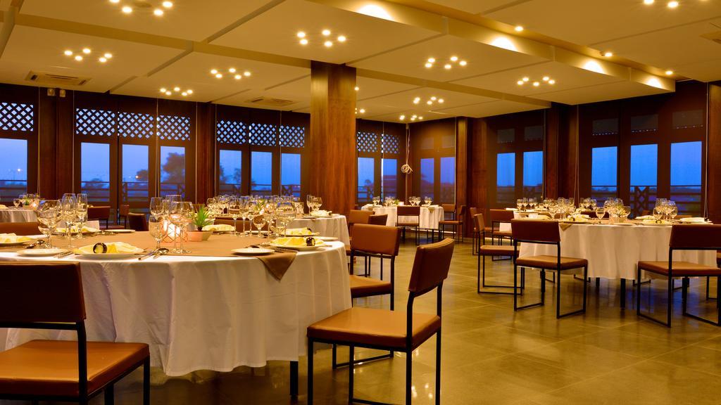 Emerald Palace Hotel Naypyidaw Екстер'єр фото