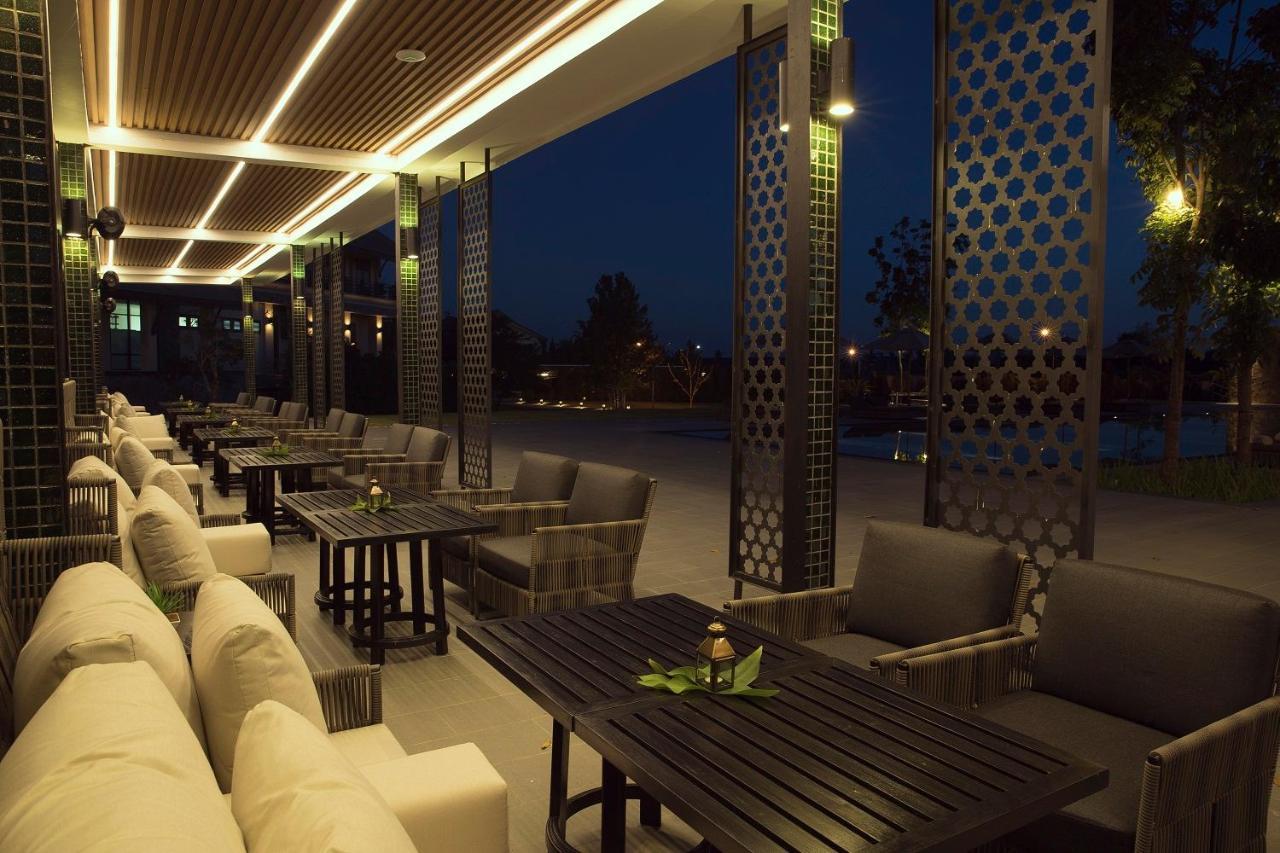 Emerald Palace Hotel Naypyidaw Екстер'єр фото