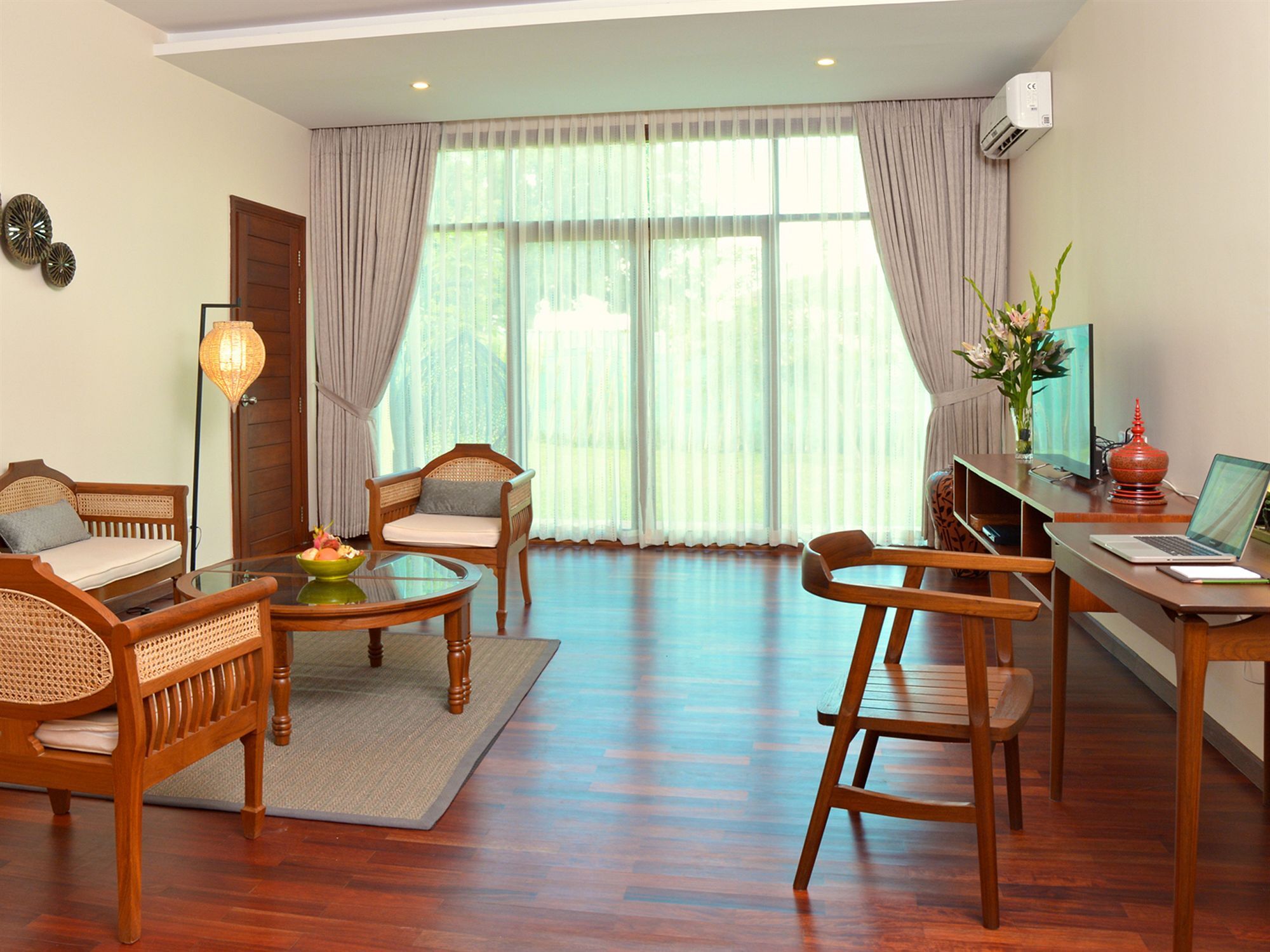 Emerald Palace Hotel Naypyidaw Екстер'єр фото