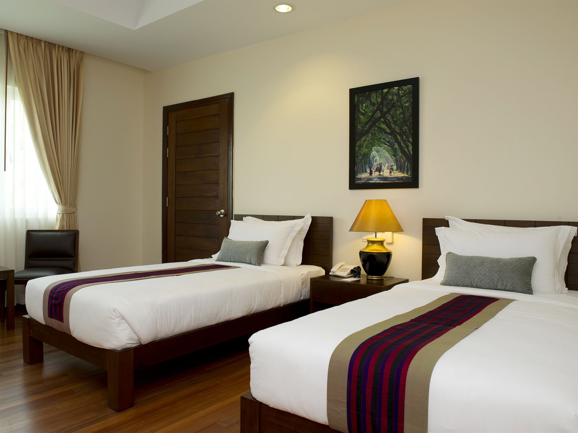 Emerald Palace Hotel Naypyidaw Екстер'єр фото
