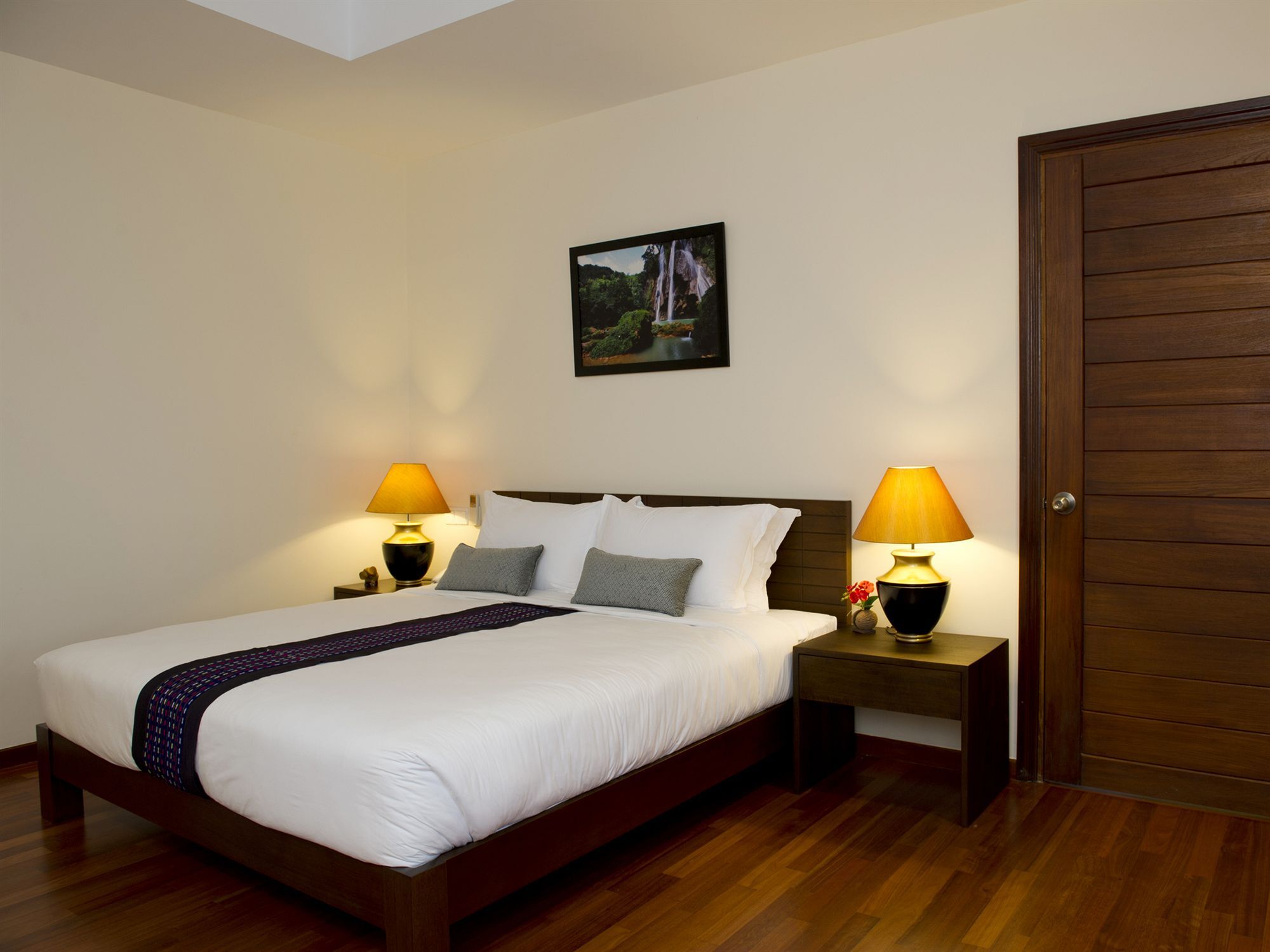 Emerald Palace Hotel Naypyidaw Екстер'єр фото