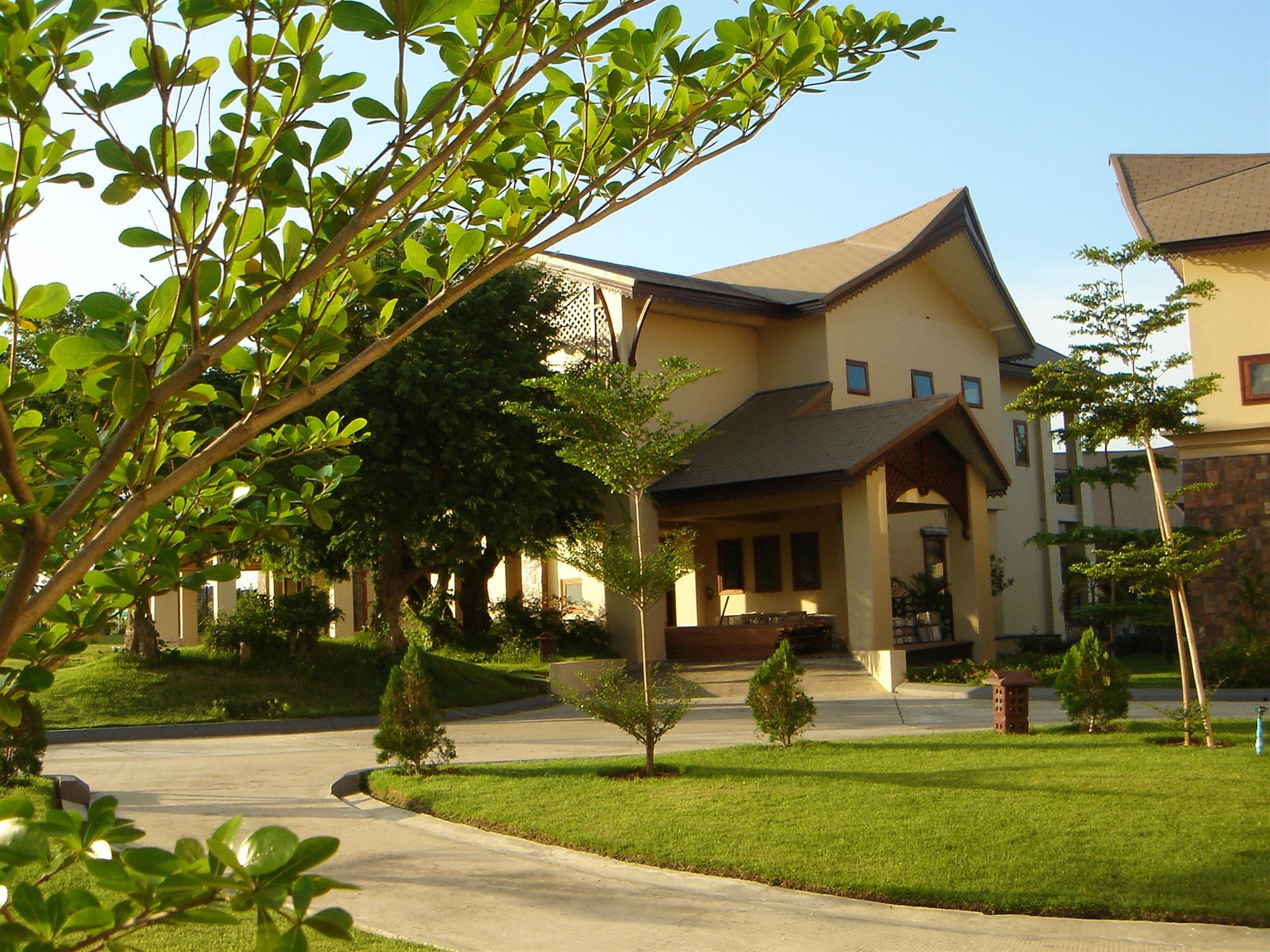 Emerald Palace Hotel Naypyidaw Екстер'єр фото
